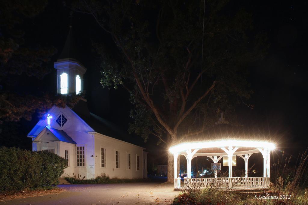 Auberge De La Rive De Charlevoix - Auberge De Jeunesse Familiale Pour Voyageurs De Tous Ages Saint-Joseph-de-la-Rive Dış mekan fotoğraf