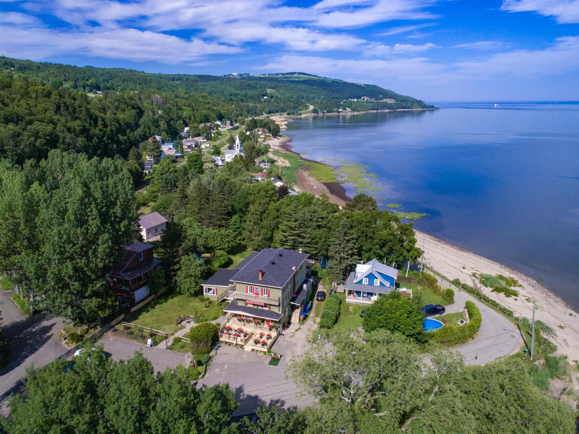 Auberge De La Rive De Charlevoix - Auberge De Jeunesse Familiale Pour Voyageurs De Tous Ages Saint-Joseph-de-la-Rive Dış mekan fotoğraf