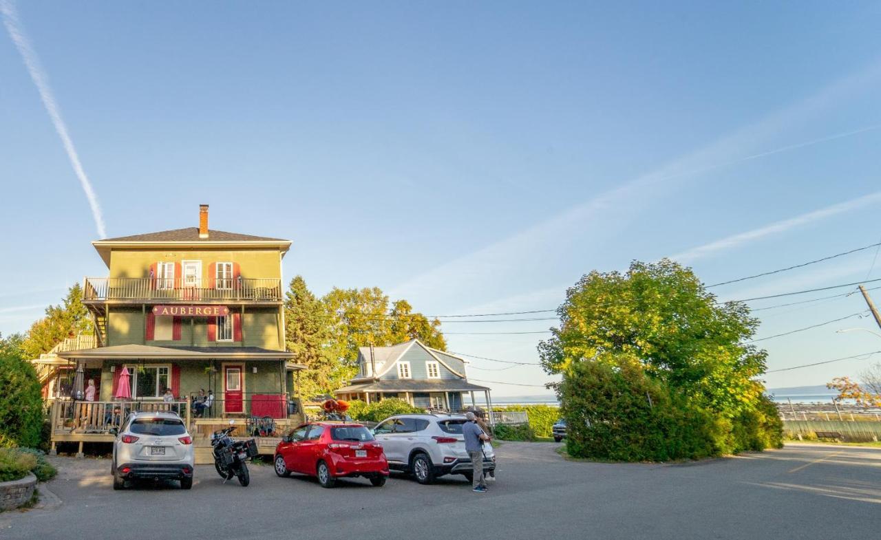 Auberge De La Rive De Charlevoix - Auberge De Jeunesse Familiale Pour Voyageurs De Tous Ages Saint-Joseph-de-la-Rive Dış mekan fotoğraf